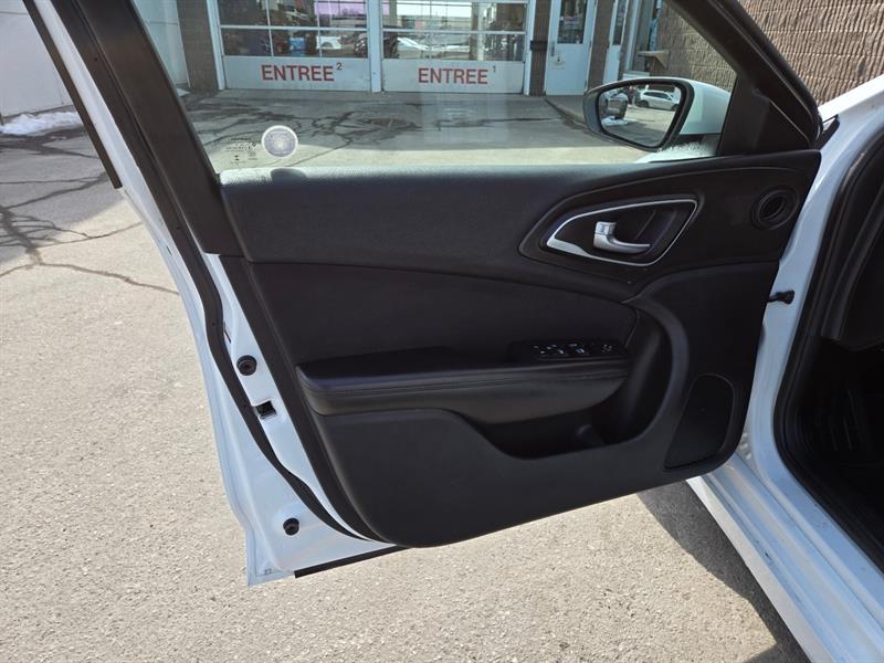 chrysler 200 2015 - 12