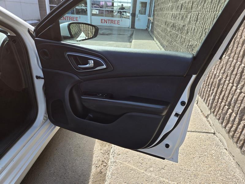 chrysler 200 2015 - 20