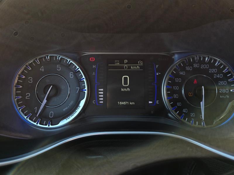 chrysler 200 2015 - 24