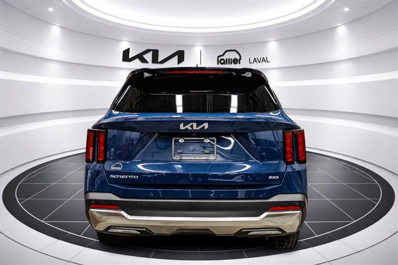 2025 Kia Sorento - Image 9