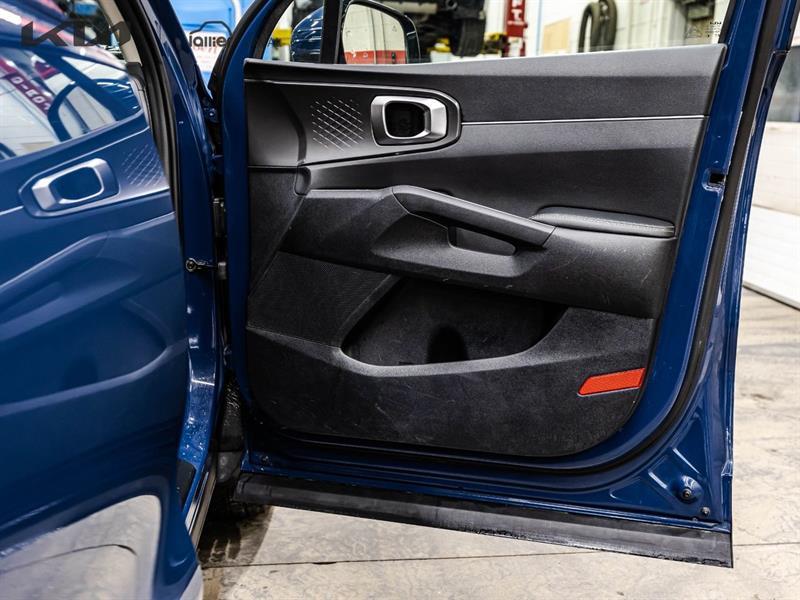 2025 Kia Sorento - Image 16