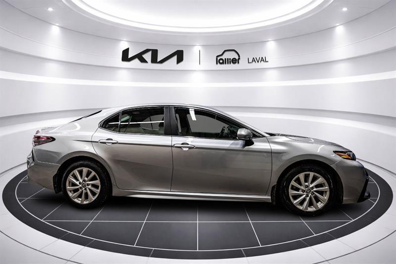 2023 Toyota Camry - Image 7