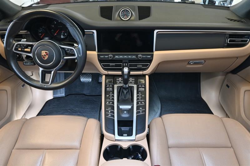 2020 Porsche Macan - Image 18