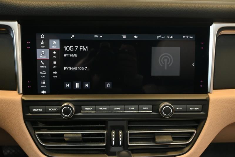 2020 Porsche Macan - Image 24