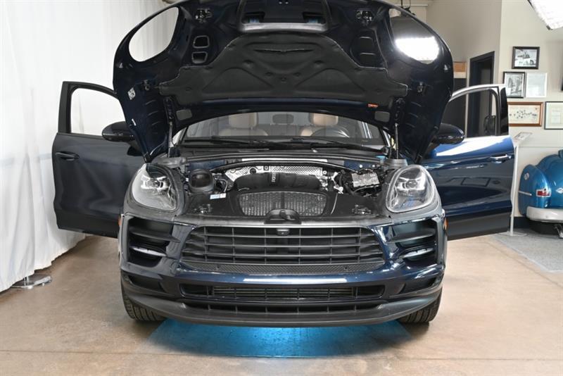 2020 Porsche Macan - Image 37