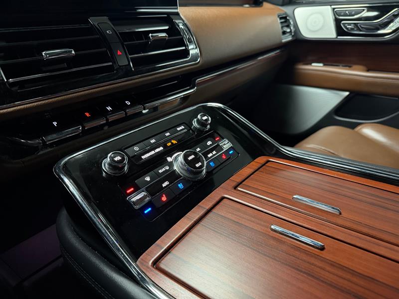 lincoln Navigator 2022 - 32