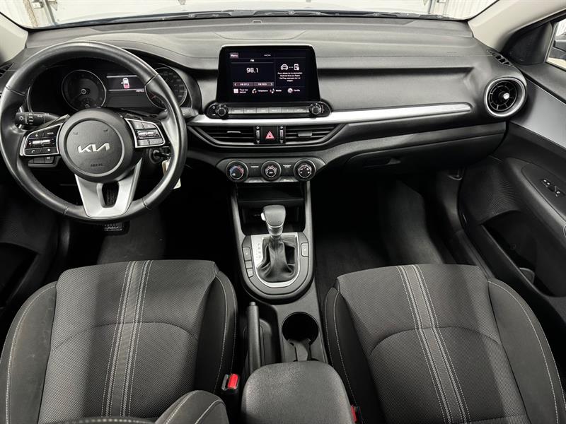 kia Forte 2022 - 16