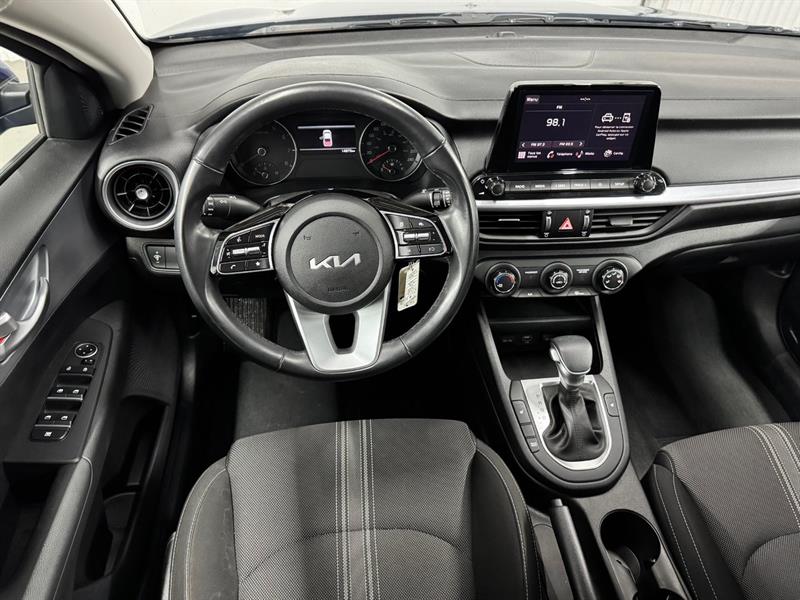 kia Forte 2022 - 17