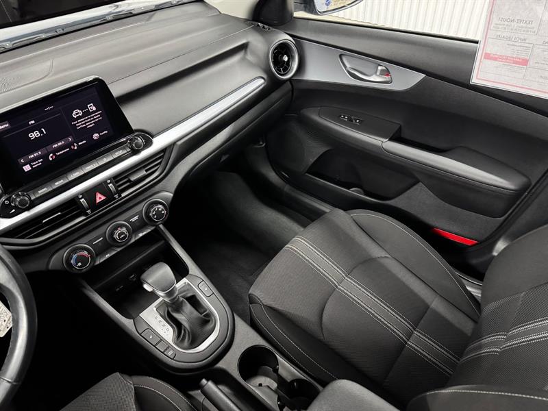 kia Forte 2022 - 18