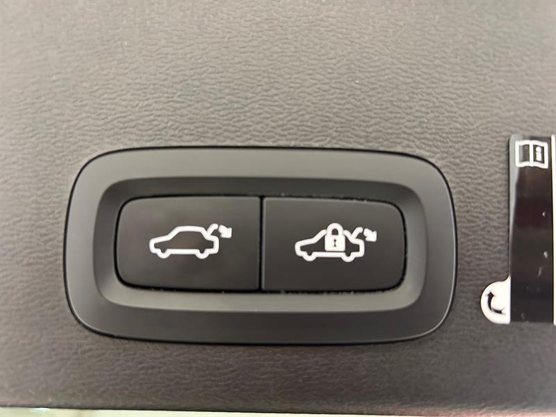 2022 Volvo C40 - Image 18