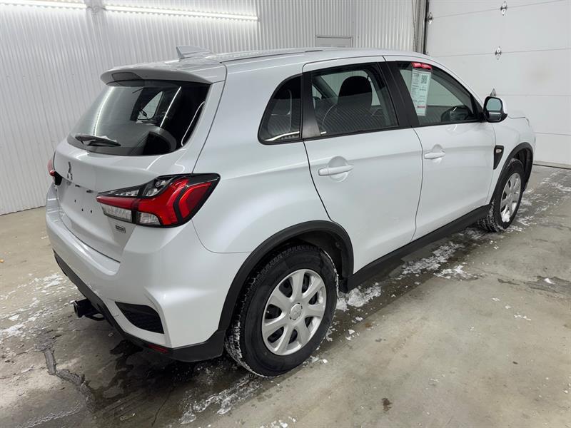 2022 Mitsubishi RVR - Image 4