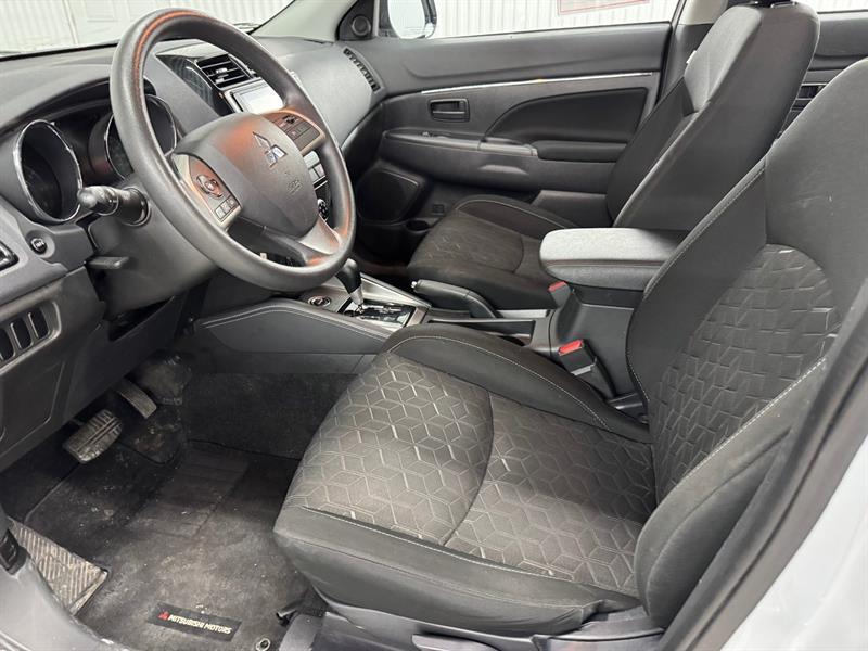 2022 Mitsubishi RVR - Image 13