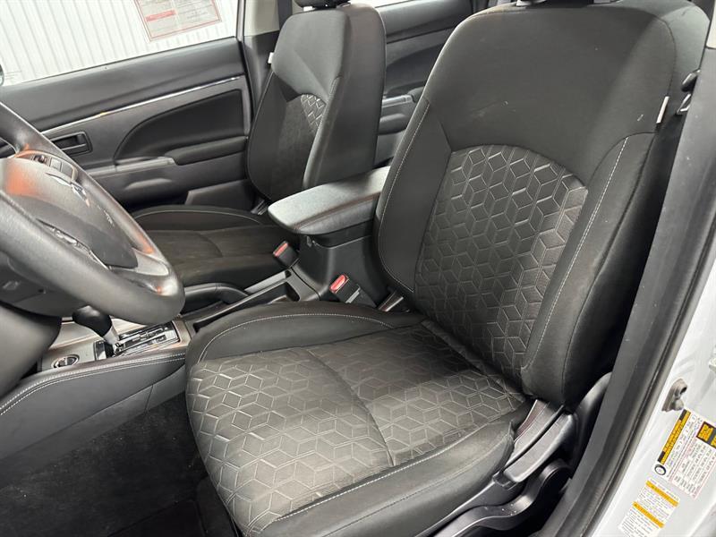 2022 Mitsubishi RVR - Image 14