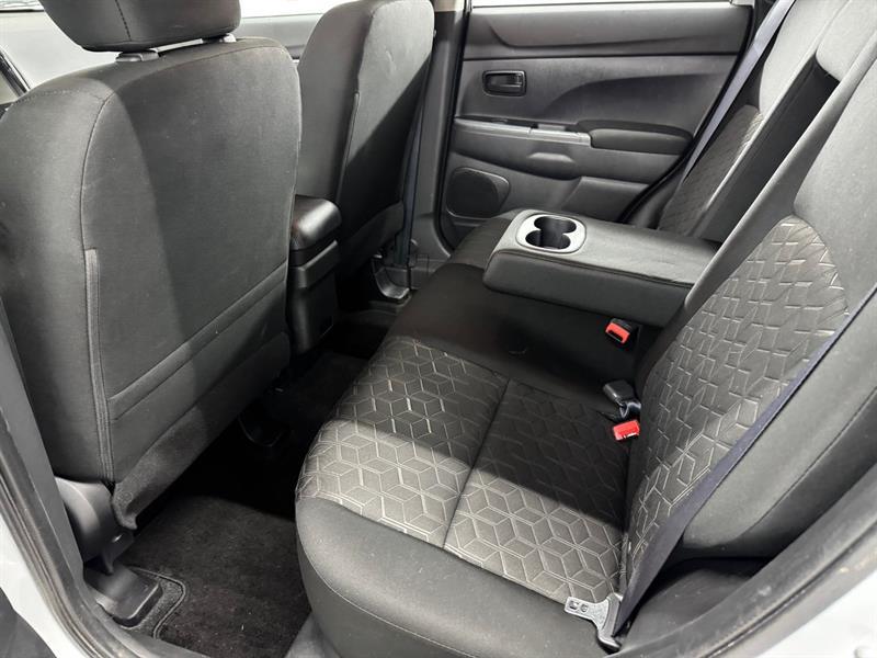 2022 Mitsubishi RVR - Image 17