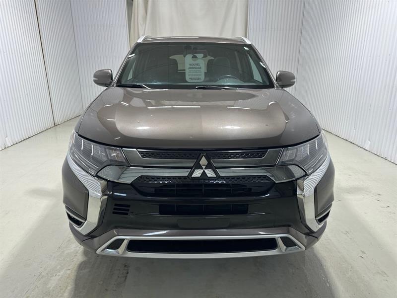 2020 Mitsubishi Outlander - Image 2