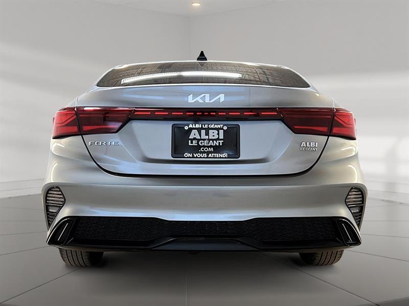 kia Forte 2022 - 5