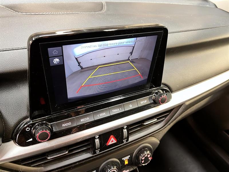 kia Forte 2022 - 16