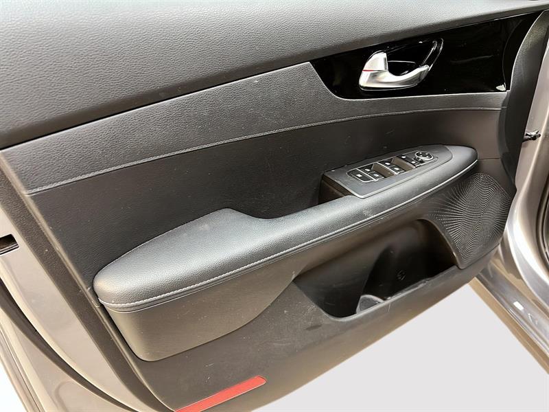 kia Forte 2022 - 21