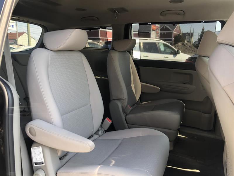 kia Sedona 2016 - 12