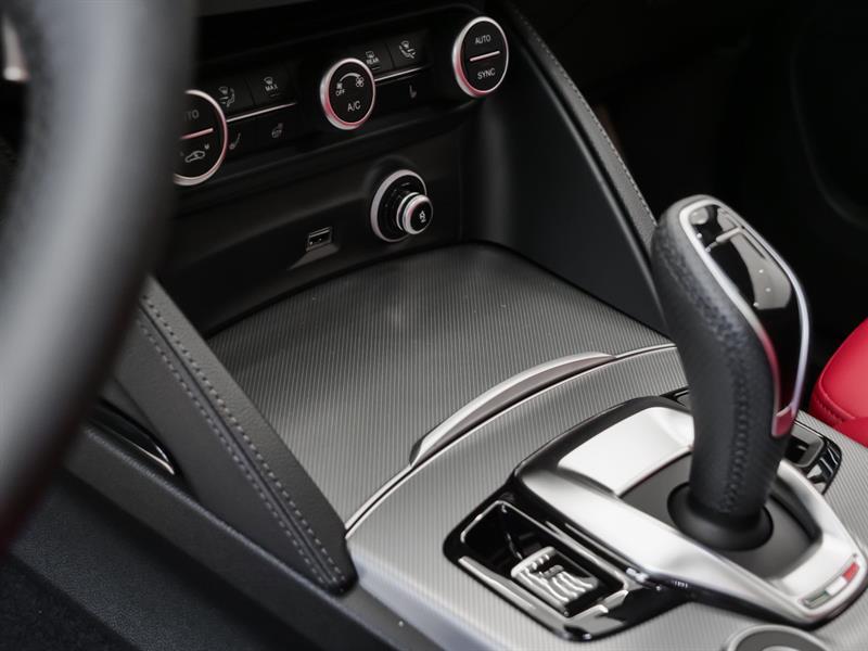 alfa romeo Stelvio 2025 - 24