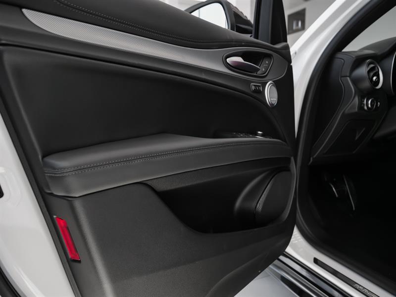 alfa romeo Stelvio 2025 - 27