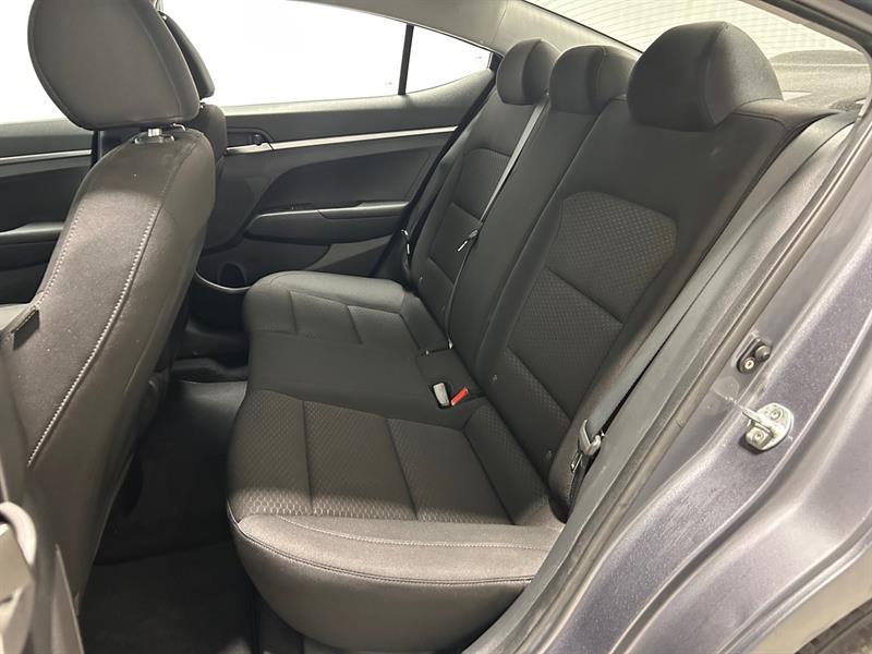 hyundai Elantra 2020 - 16