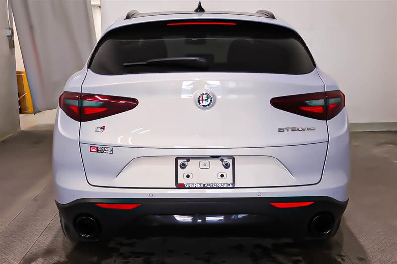 alfa romeo Stelvio 2022 - 6