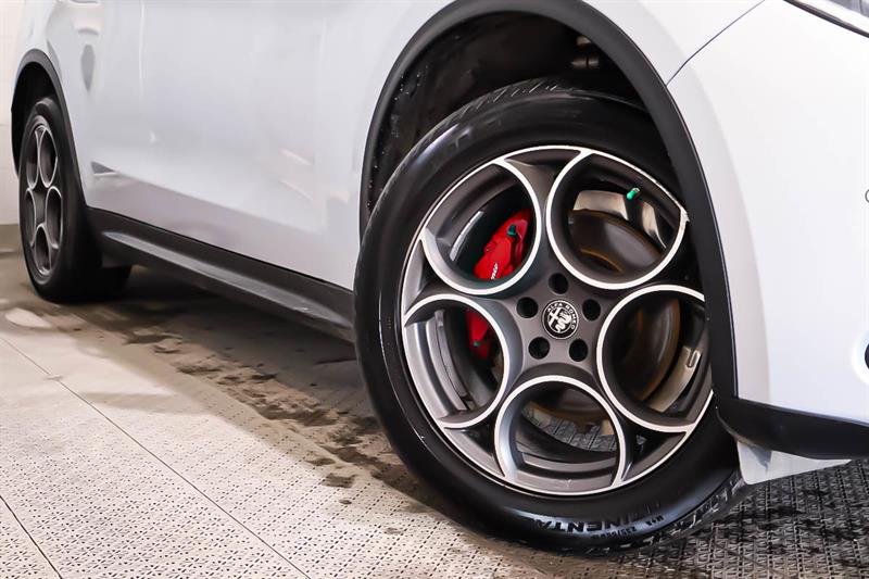 alfa romeo Stelvio 2022 - 9