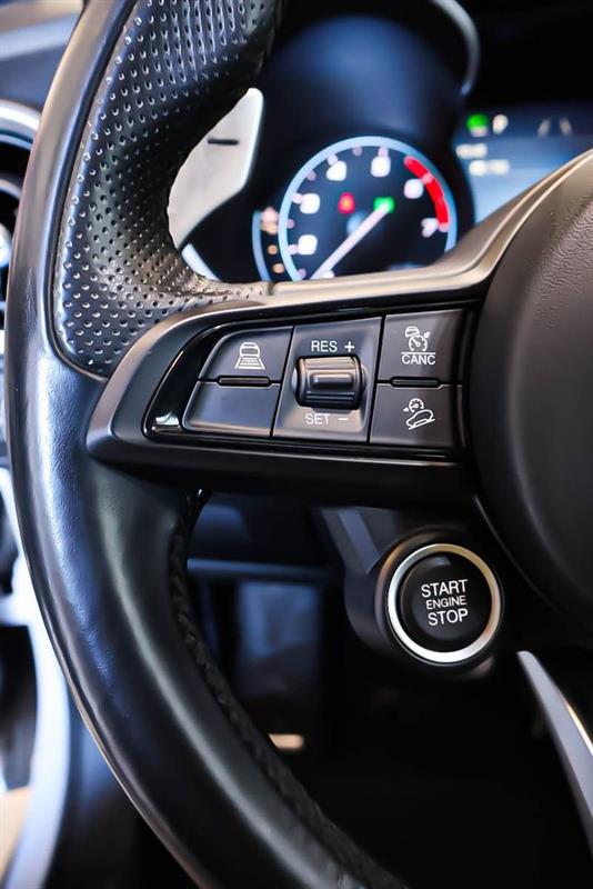 alfa romeo Stelvio 2022 - 17