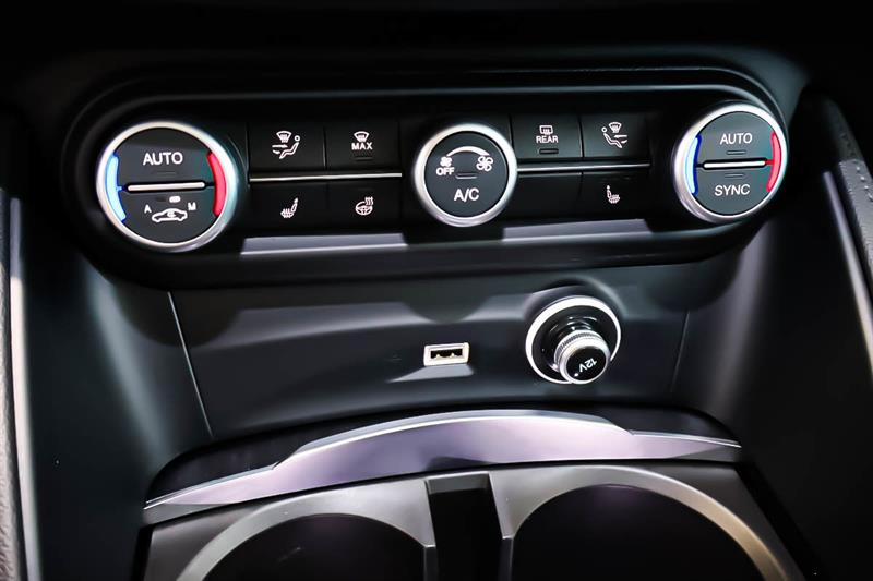alfa romeo Stelvio 2022 - 26