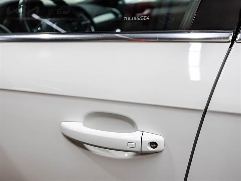 2015 Audi A4 - Image 11