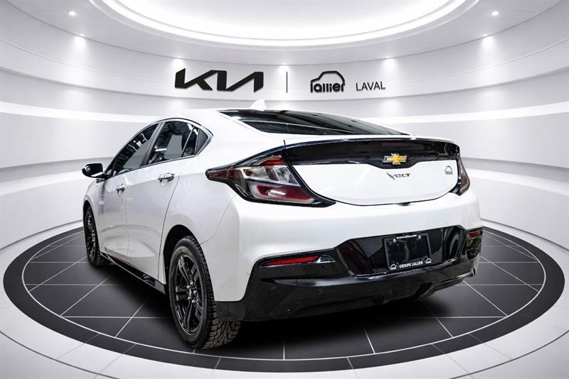 2017 Chevrolet Volt - Image 5