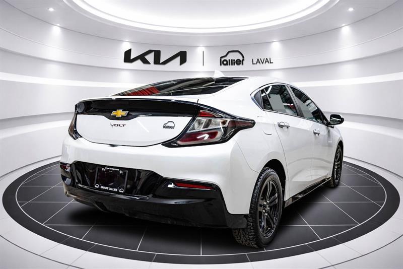 2017 Chevrolet Volt - Image 7