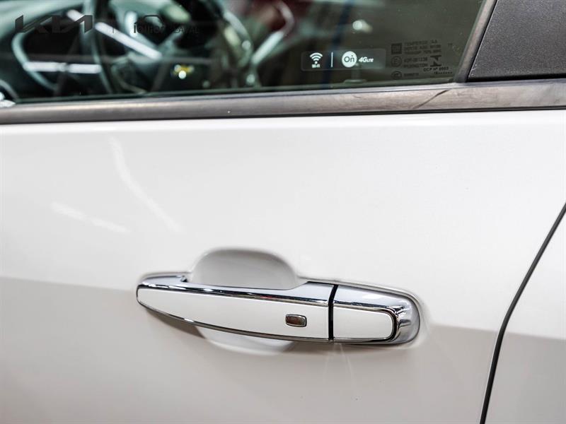 2017 Chevrolet Volt - Image 11