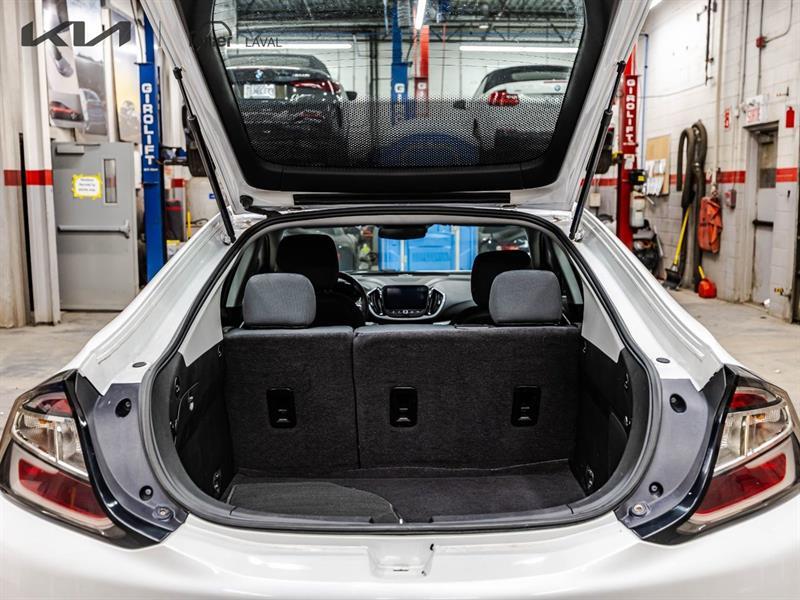 2017 Chevrolet Volt - Image 16