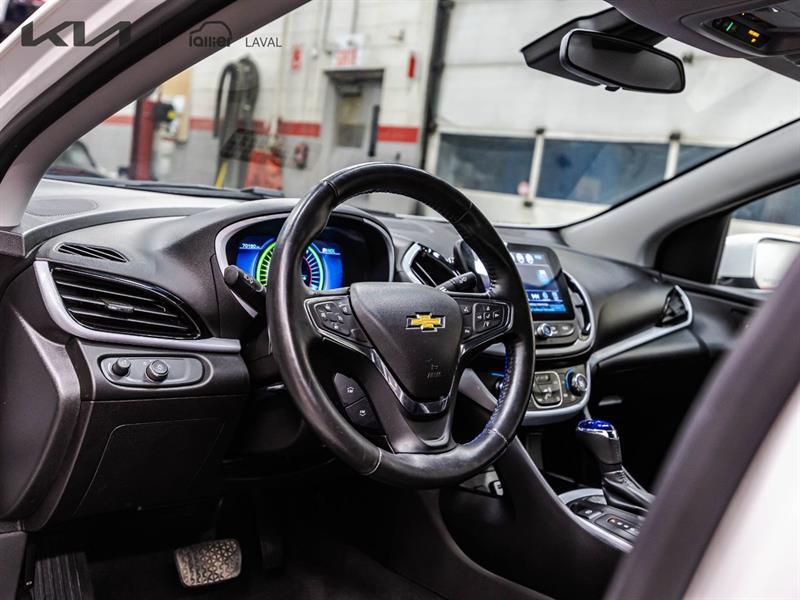 2017 Chevrolet Volt - Image 20