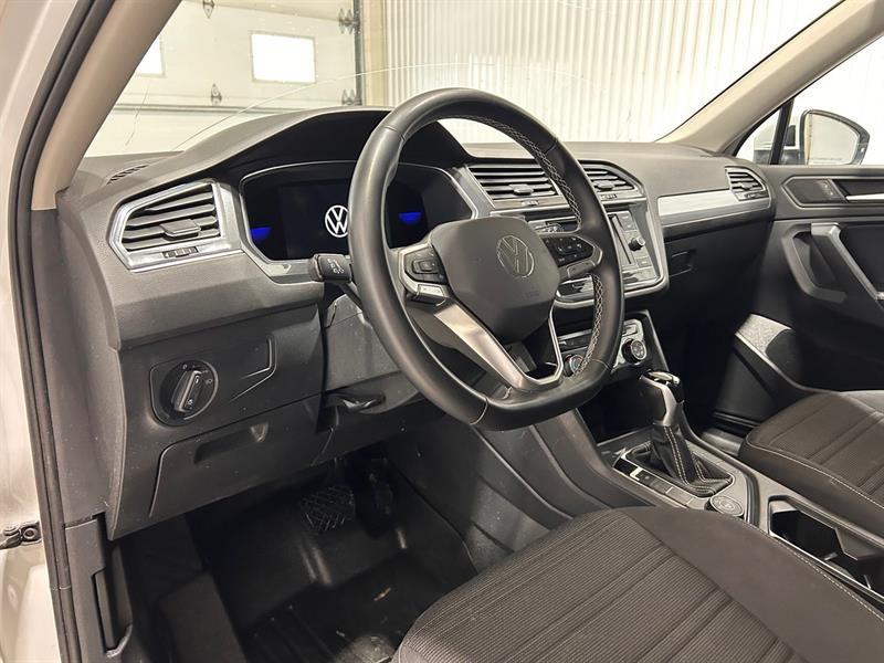 2022 Volkswagen Tiguan - Image 13