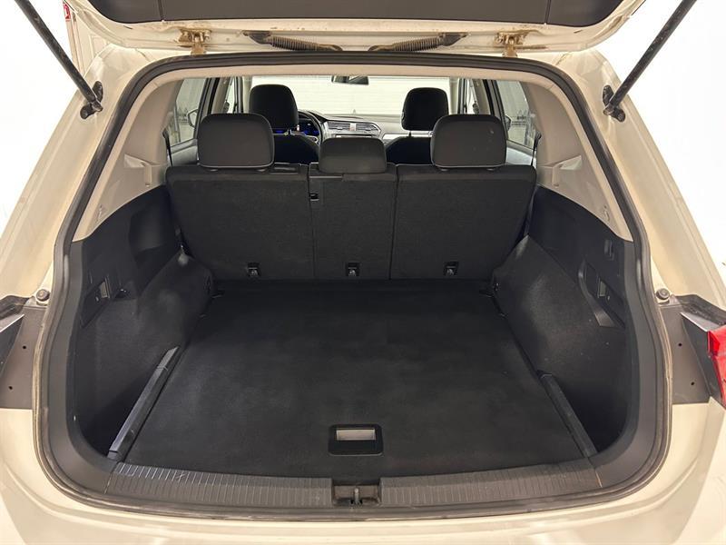 2022 Volkswagen Tiguan - Image 16