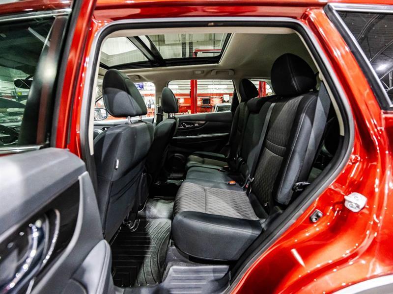 2018 Nissan Rogue - Image 14