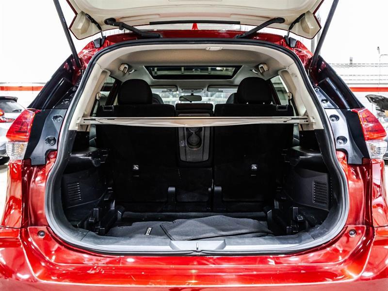 2018 Nissan Rogue - Image 16