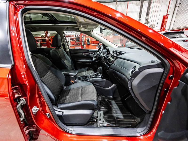 2018 Nissan Rogue - Image 18