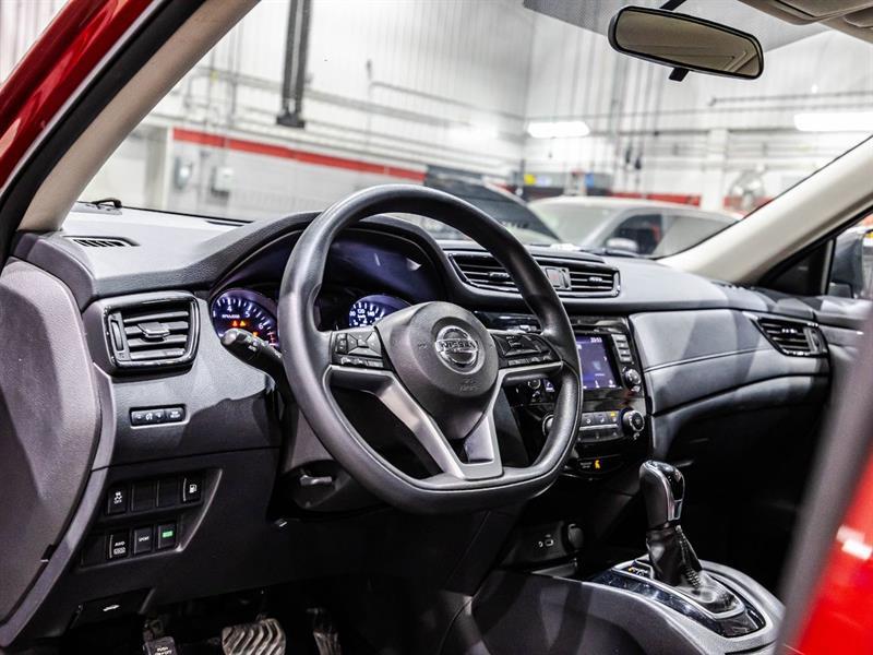 2018 Nissan Rogue - Image 21