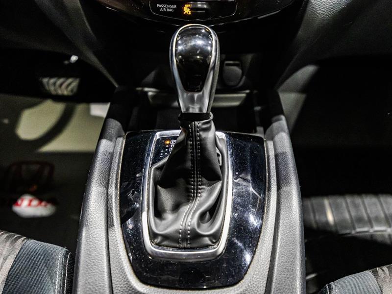 2018 Nissan Rogue - Image 26