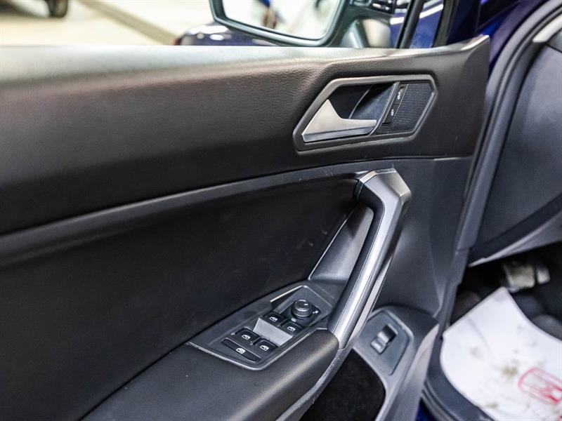 2021 Volkswagen Tiguan - Image 11