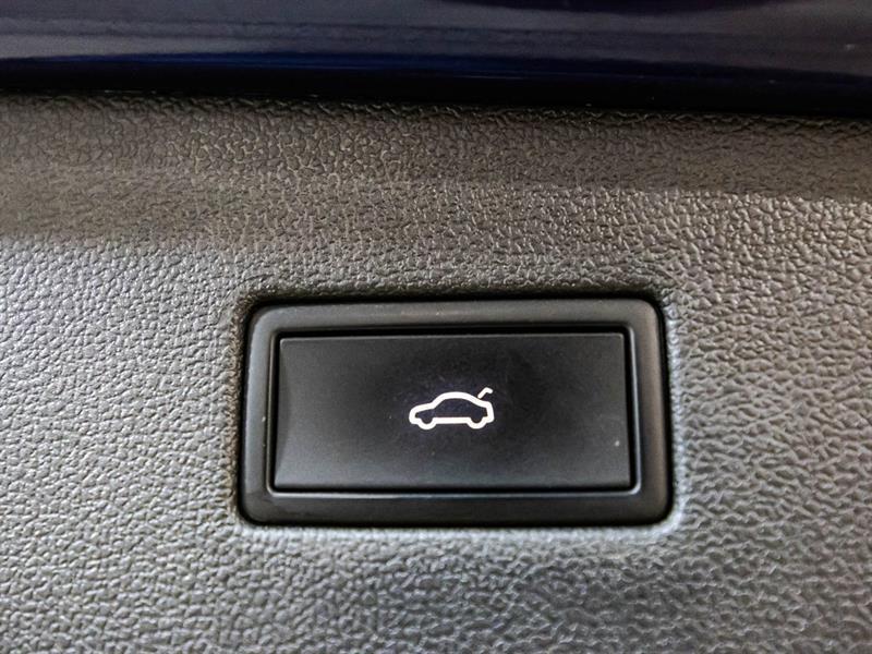 2021 Volkswagen Tiguan - Image 15