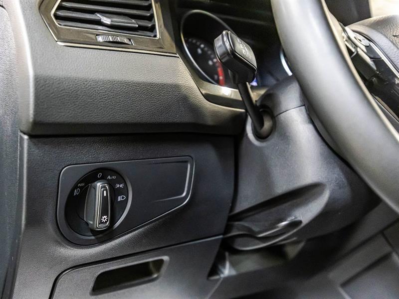 2021 Volkswagen Tiguan - Image 22