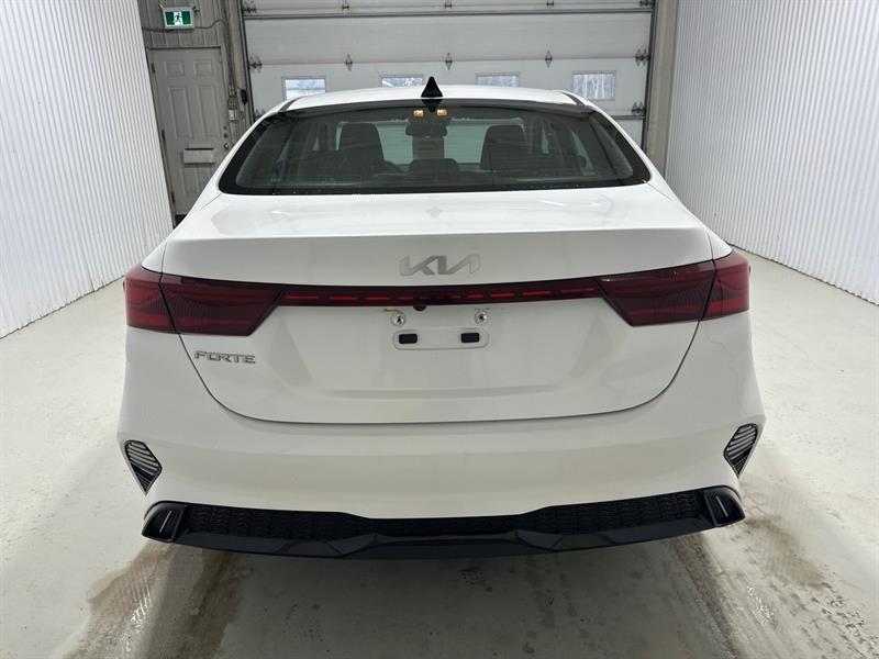 kia Forte 2022 - 9