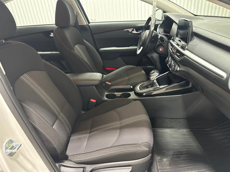 kia Forte 2022 - 19