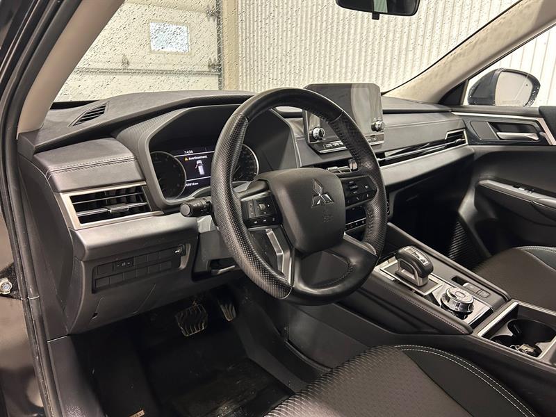 mitsubishi Outlander 2022 - 14