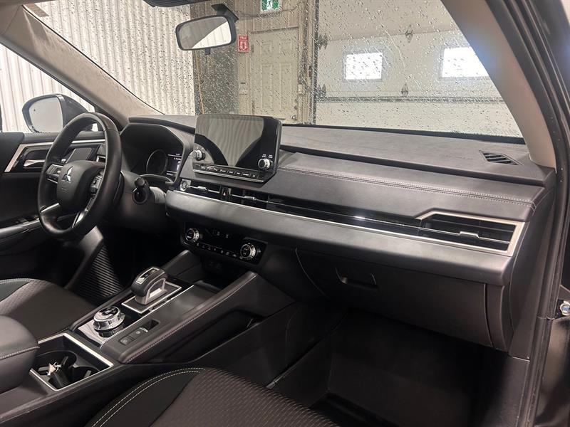 mitsubishi Outlander 2022 - 21